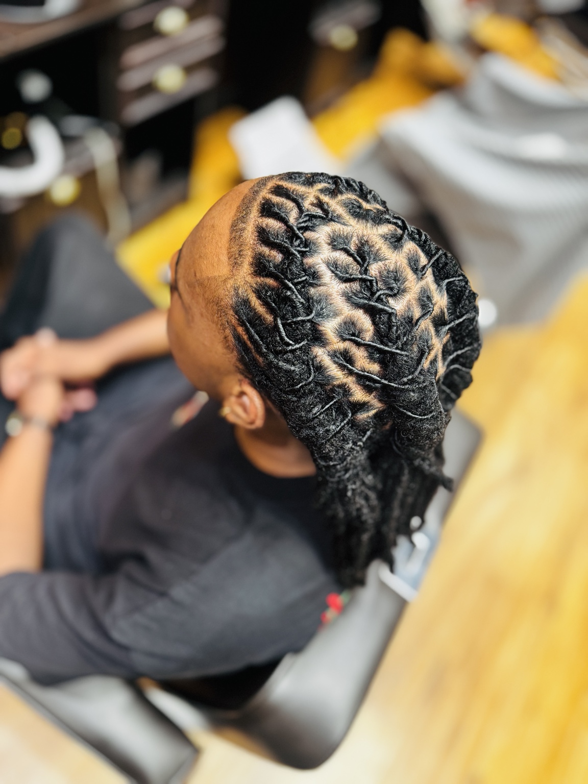Coiffure locks et tresses, vue de dessus